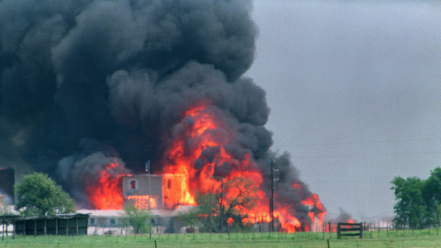Waco complex in flames